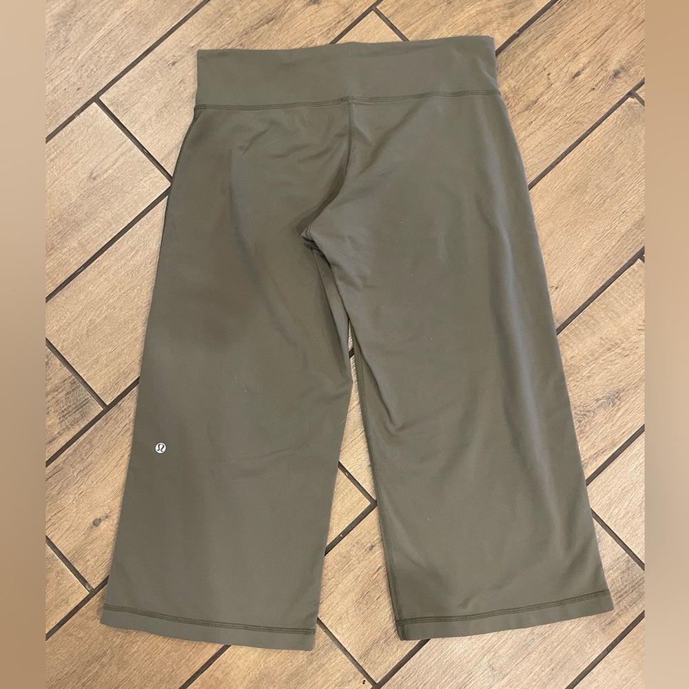 Lululemon Wide Leg Cropped Pants